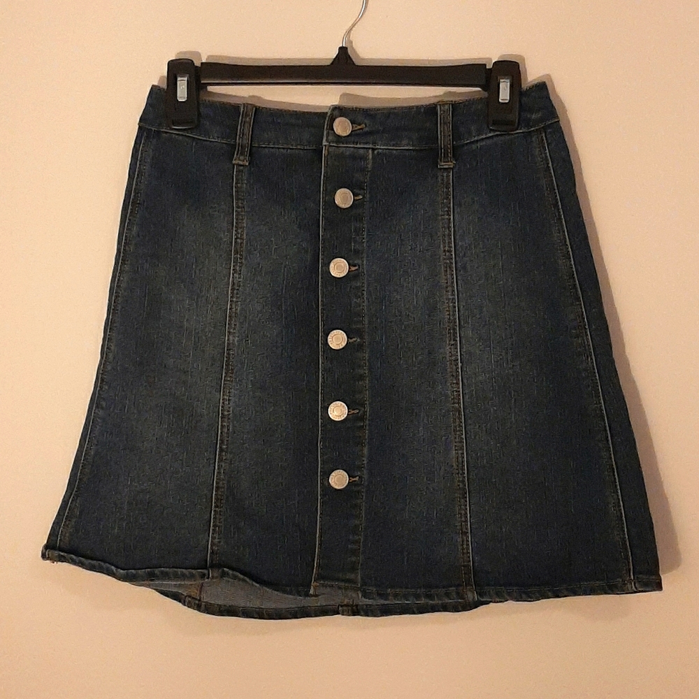 Button up jean skirt like new!